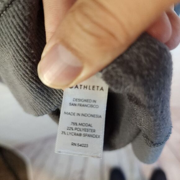 Women's Athleta sweatshirt hoodie, size XXS - Picture 5 of 5
